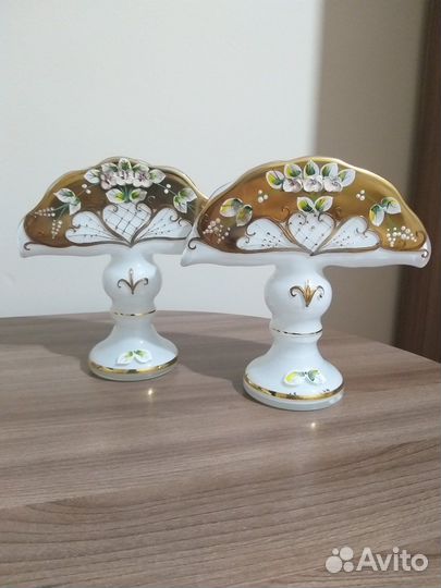 Салфетница на ножке