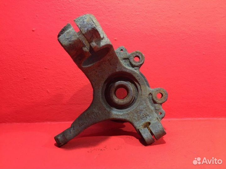 Кулак передний левый Mazda 3 BK Z6 VE 1.6L 1598