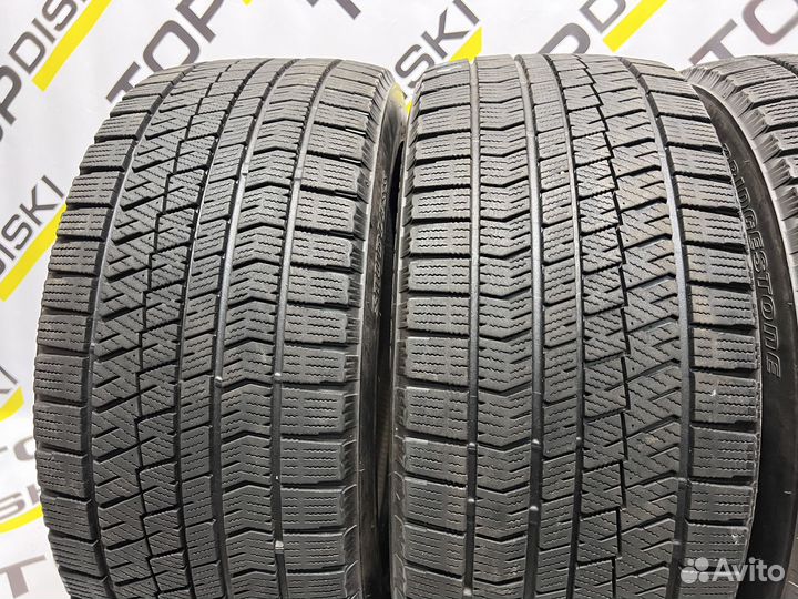 Bridgestone Blizzak VRX2 235/45 R17 99Q