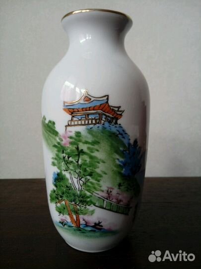 Ваза. Корея. Родина великого вождя. Ким. Ир. Сена