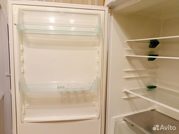 Холодильник Electrolux бу