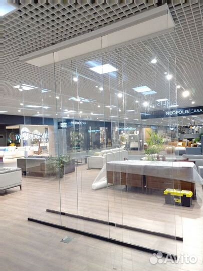 Стеклянная перегородка для зонирования