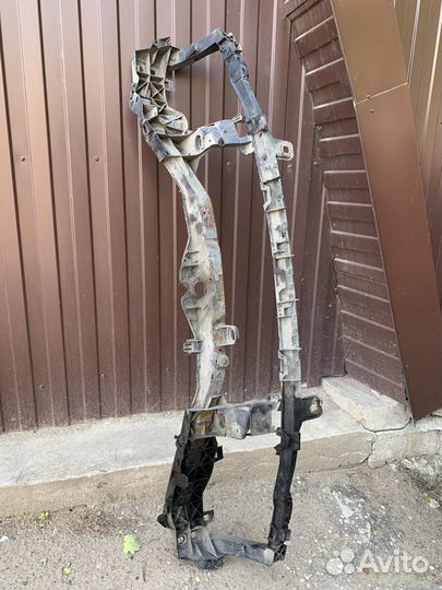 Панель передняя (телевизор) на Ford Focus II