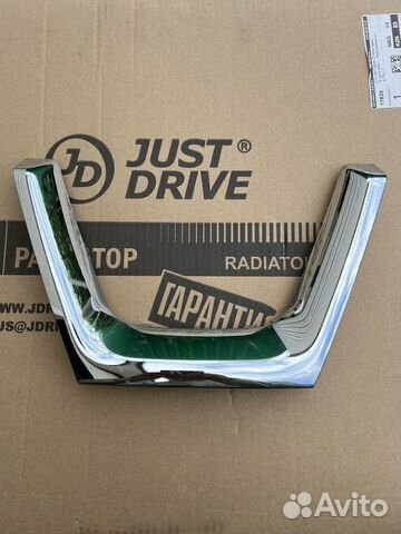 Накладка на решетку радиатора Nissan Qashqai J10