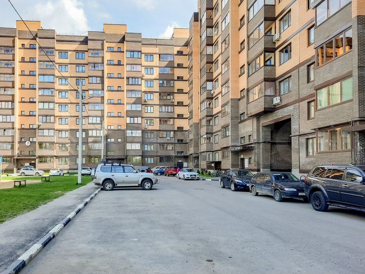 2-к. квартира, 63 м², 4/9 эт.