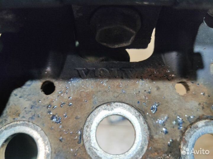 Петля двери Volvo Xc90 D5244T4 2006