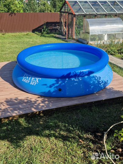Надувной бассейн