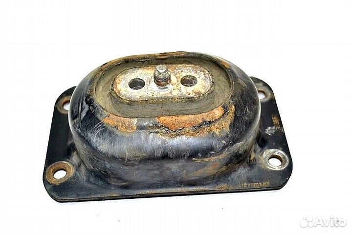 Подушка двигателя, передняя левая renault trucks P