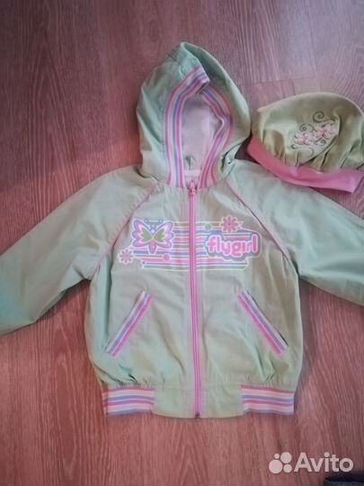 Ветровка-бомбер и берет для девочки 98-104