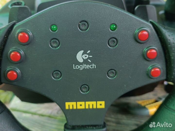 Руль logitech momo racing