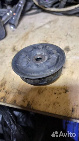 Опора заднего амортизатора Audi 100 A6C4 443512331