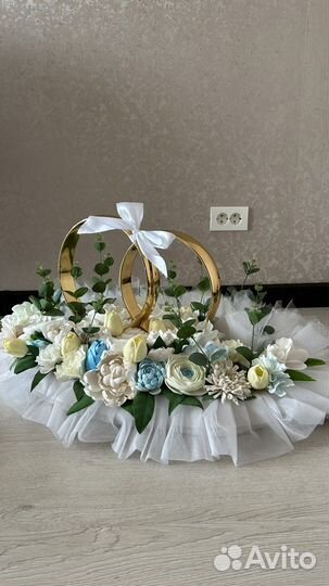 Свадебное украшение для машины