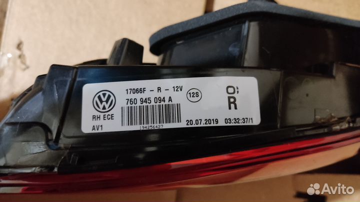 Фонарь задний внутренний правый Volkswagen Touareg