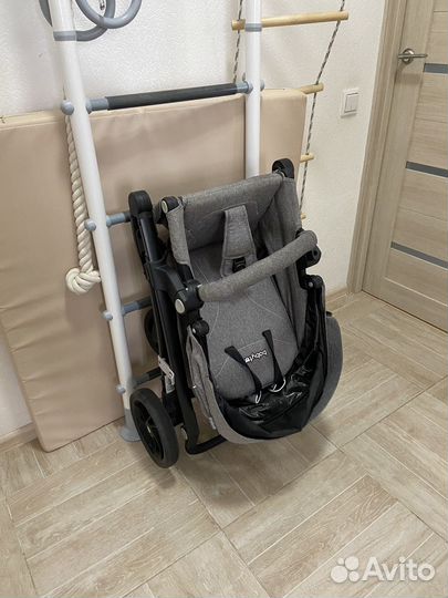 Прогулочная коляска babyton urban серая