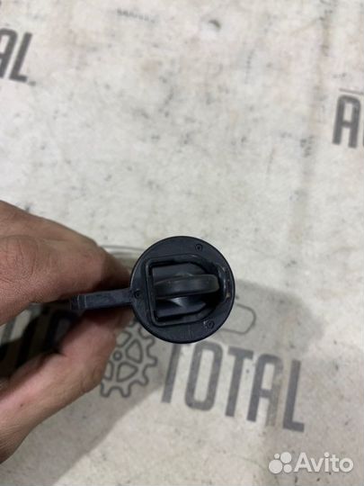 Демпфер бардачка Toyota Rav4 A30 1azfe 2006