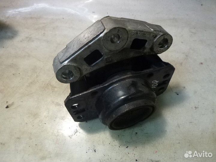 Опора двигателя правая peugeot 300 308 2007