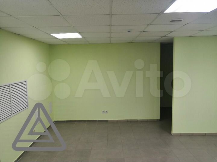 Продам помещение своб. назнач. 530м напротив метро