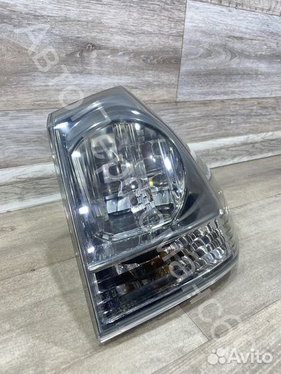 Фонарь правый Lexus RX300 RX330 RX350 (2003-2009)