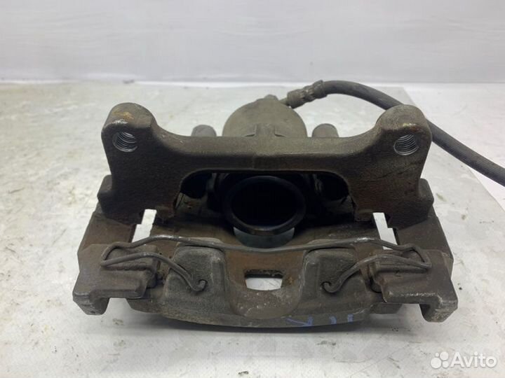 Суппорт передний правый Volkswagen Tiguan 2.0 2008