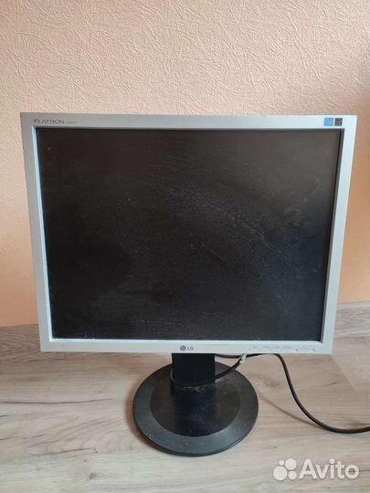 Монитор LG 20