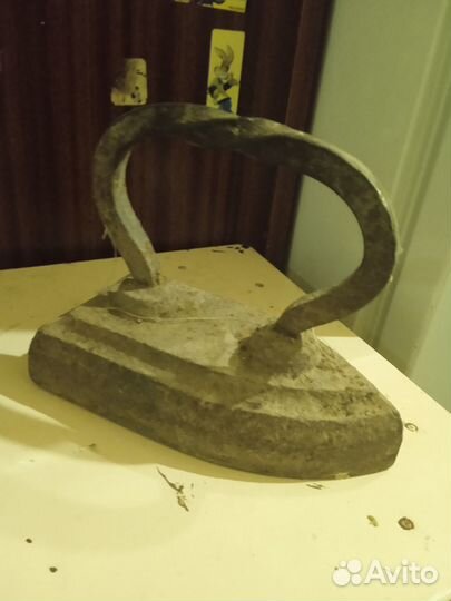 Продам антикварный утюг