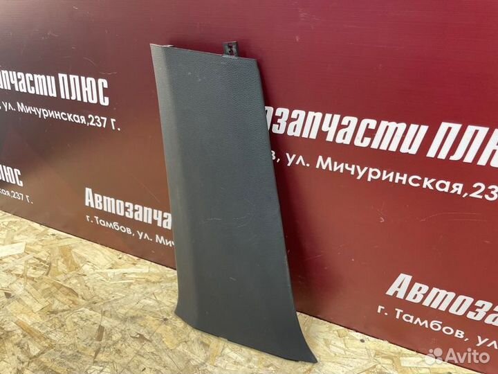 Обшивка средней стойки левая Volkswagen Polo