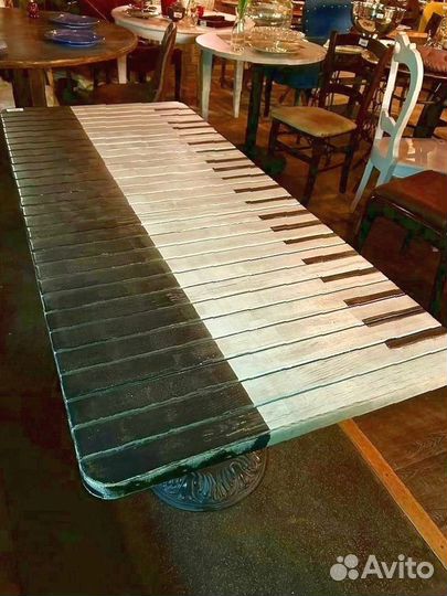 Стол обеденный 