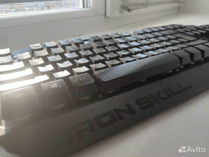 Игровая клавиатура с подсветкой