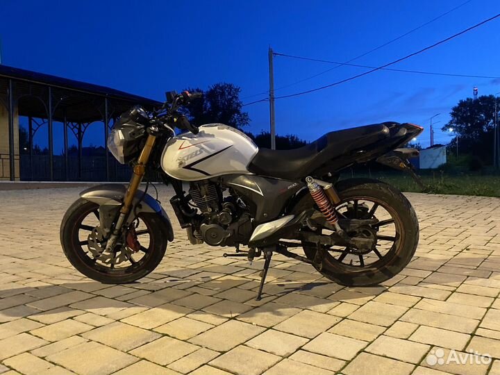 Stels flame 200