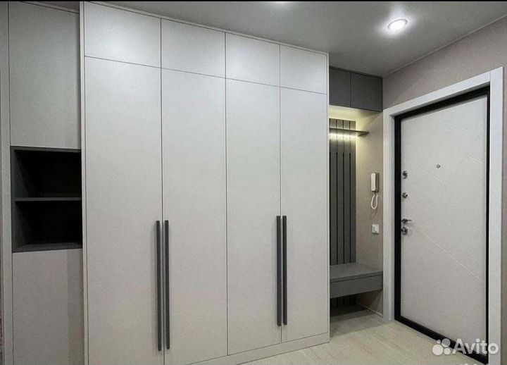 Шкаф на заказ в прихожую