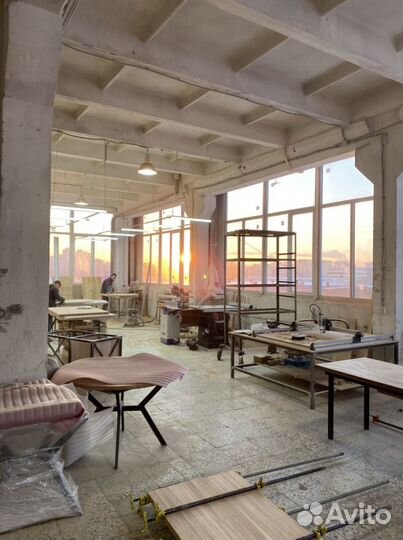 Помощник столяра