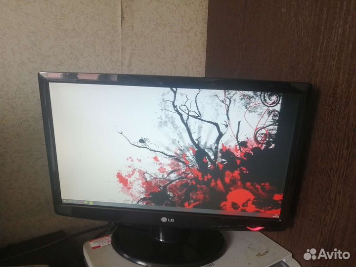 Монитор LG flatron w2243s