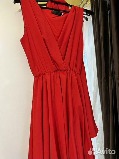 Вечернее красное платье с поясом