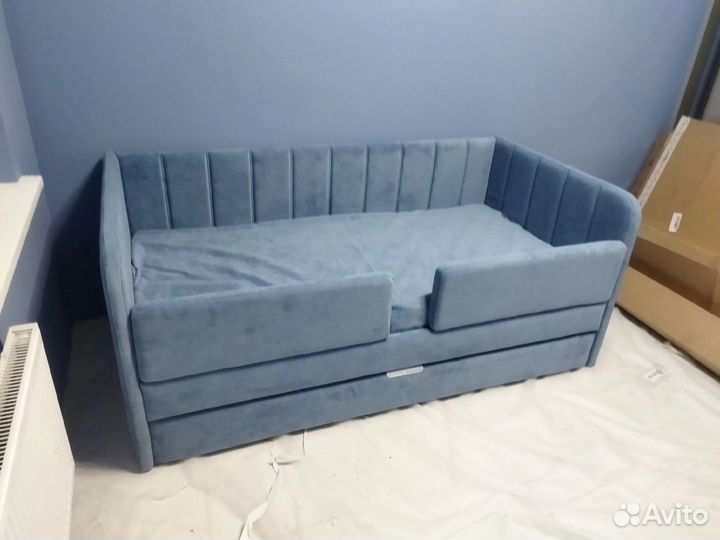 Детская кровать.Кровать-машина.Кровать-диван