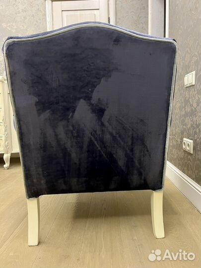 Бархатное кресло