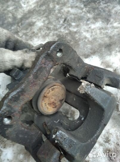 Суппорт задний правый Пежо 307/308