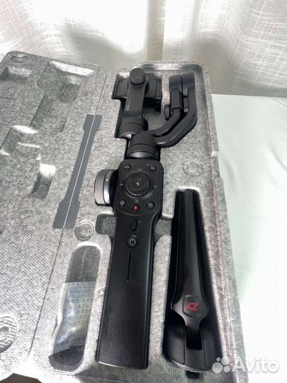 Стабилизатор для съемки Zhiyun smooth 4