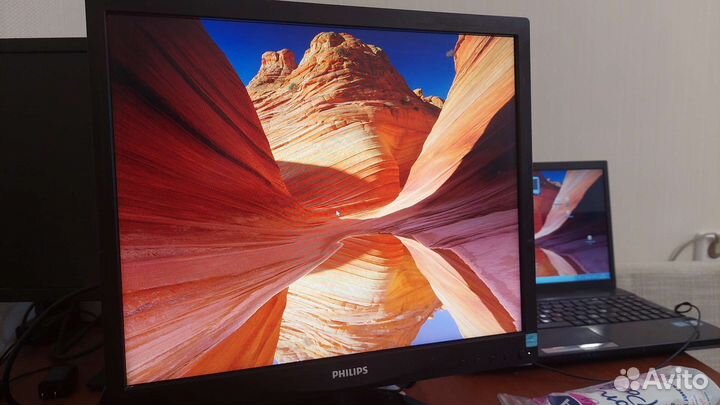 Монитор Philips 17