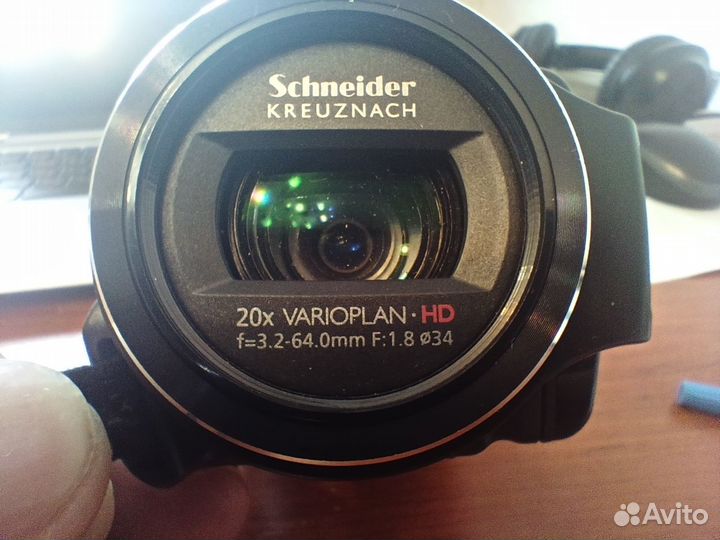 Видеокамера Samsung HMX-H204BP/XER