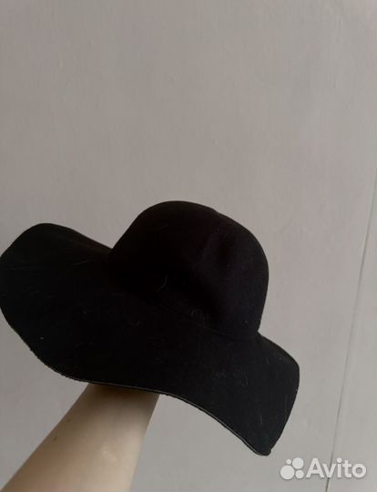 Шляпа с широкими полями