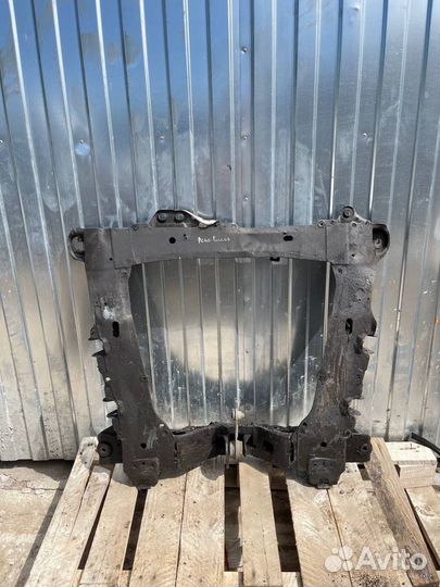 Подрамник балка моторная Renault Symbol / симбол