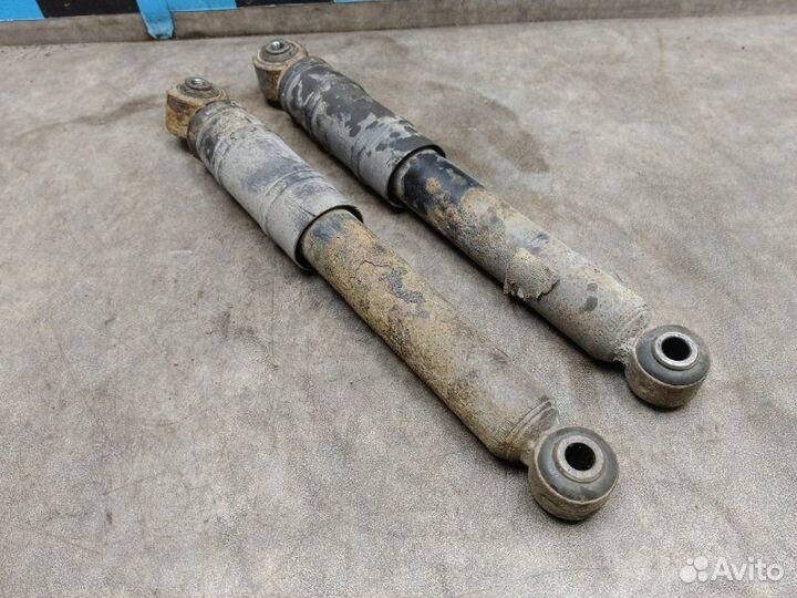 Амортизатор задний Opel Astra H (3D) 1.6 Z16XER