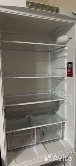 Холодильник бу Hotpoint Ariston