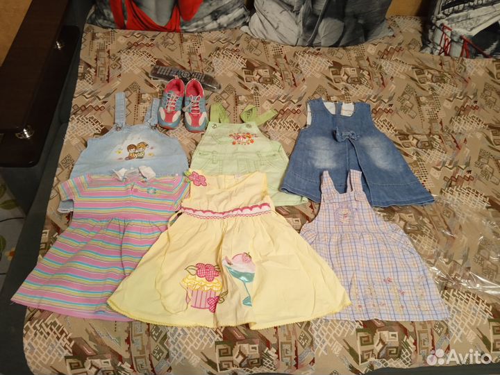 Пакет с платьями+ кроссовки(26р.)
