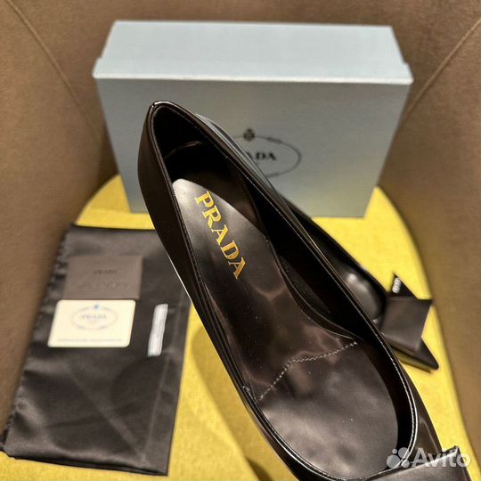 Женские туфли Prada