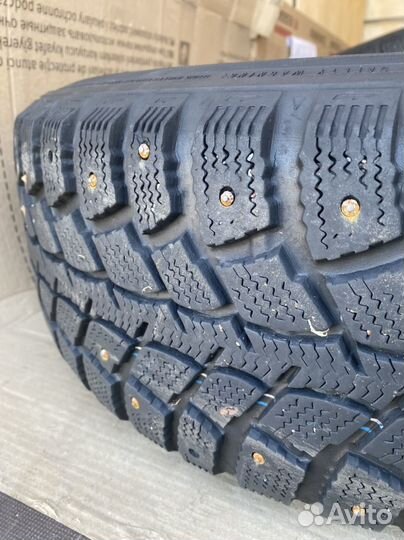 Kumho I'Zen Wis KW19 215/65 R16