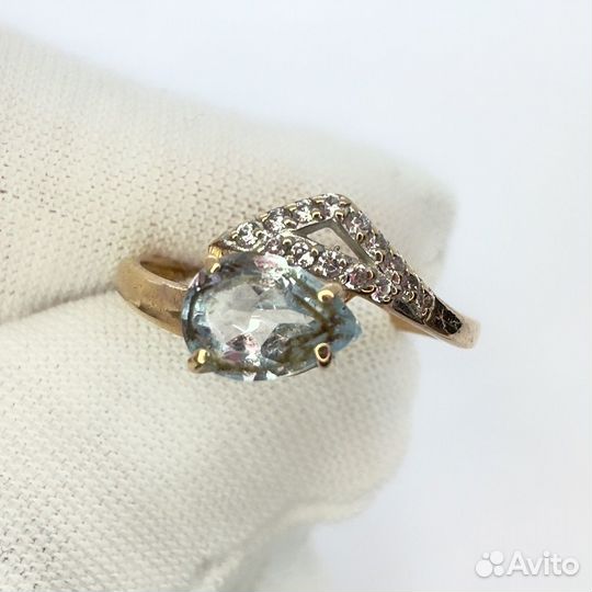 Золотое кольцо с камнем 16р