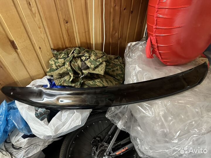 Дефлектор капота