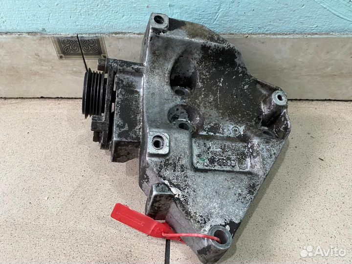 Кронштейн кондиционера audi А6 С5