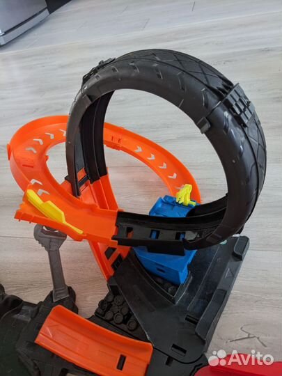 Продам трек hot wheels атака бешеной гориллы